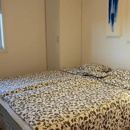 Apartment Hometell Eike